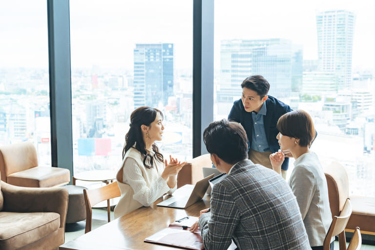 キャスティングの相場とは？出演料の目安・依頼方法を解説